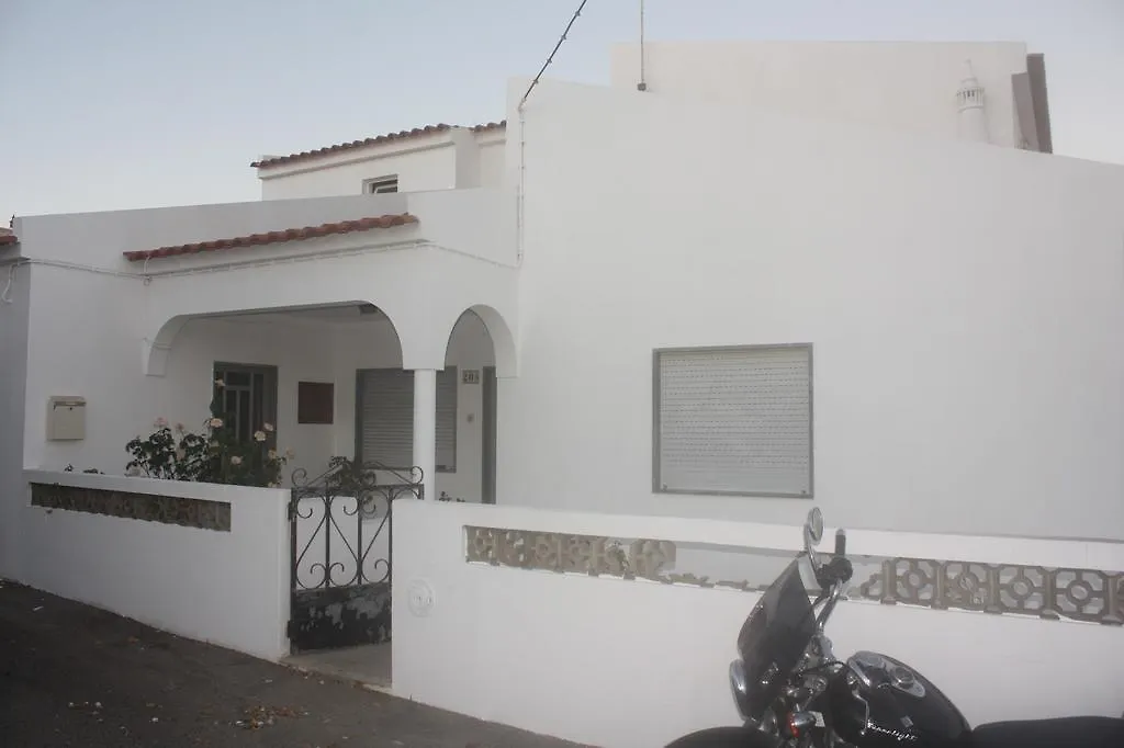 Family Guesthouse Almadena 0*,  Portugal