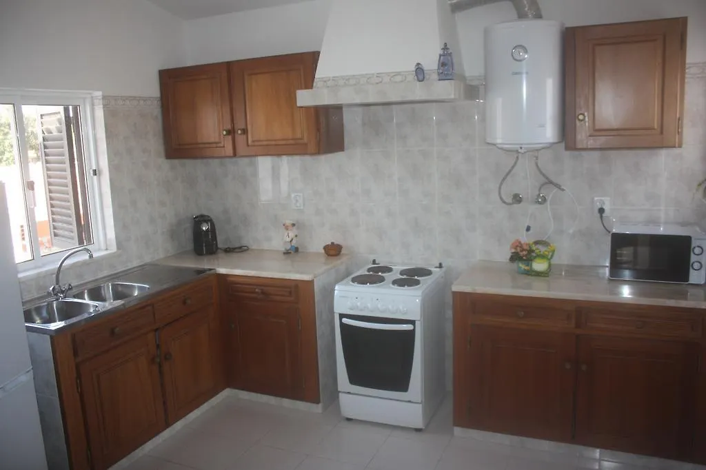 Family Guesthouse Almadena