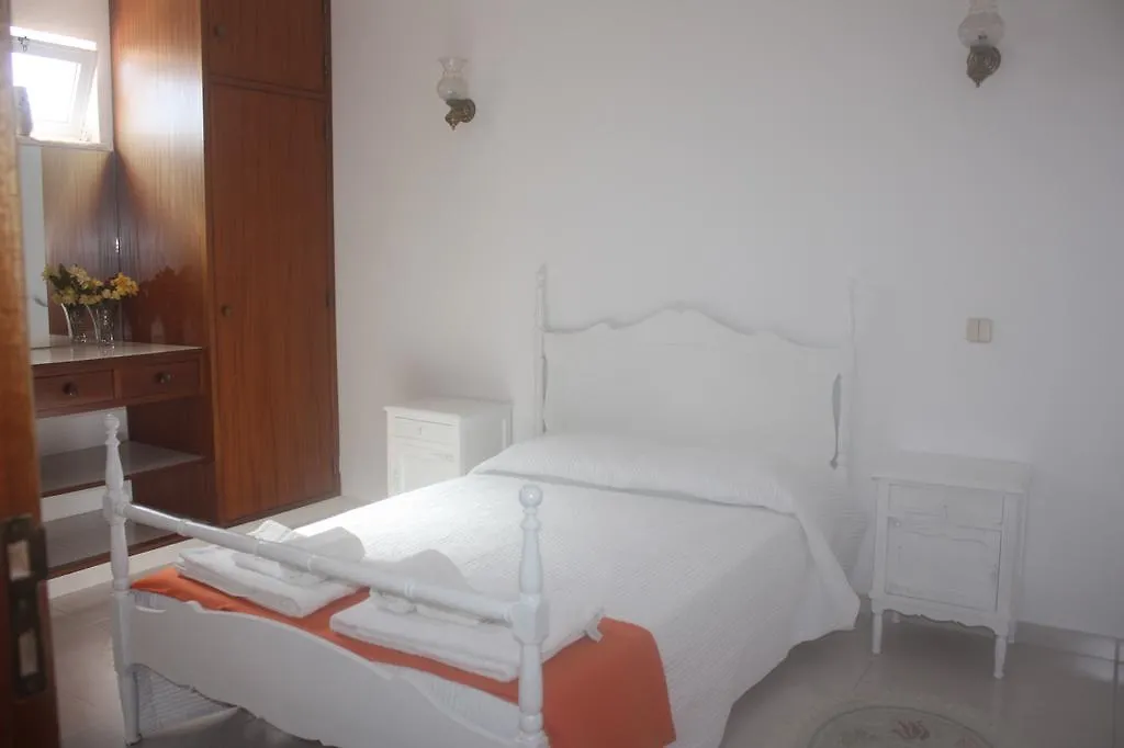 Guest house Family Guesthouse Almadena