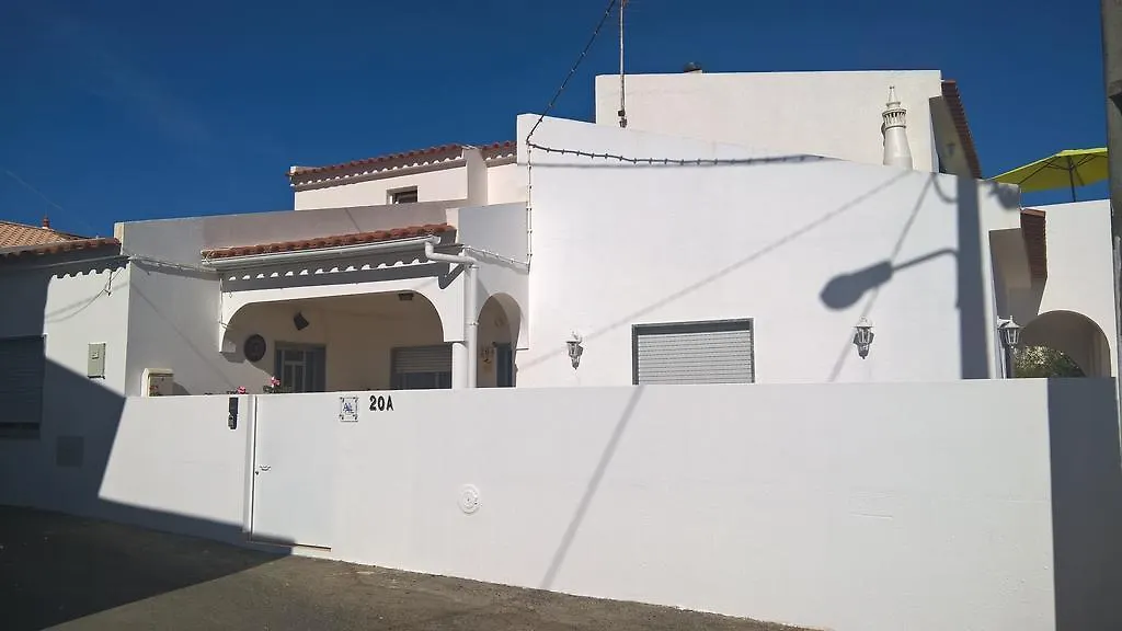 Guest house Family Guesthouse Almadena Portugal