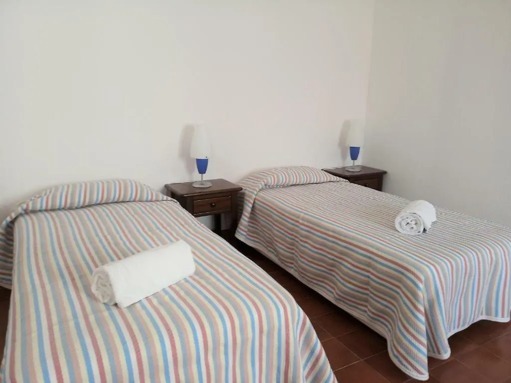 Family Guesthouse Almadena Portugal